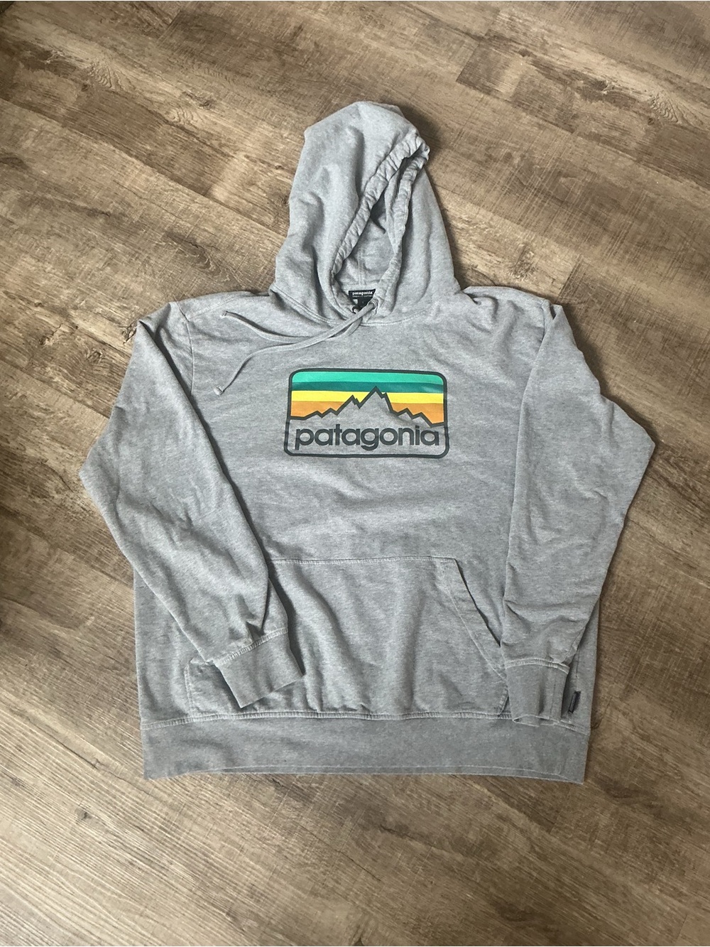Patagonia Line Logo Badge Hoodie Mens L Grey Outdoor Lightweight Worn Wear